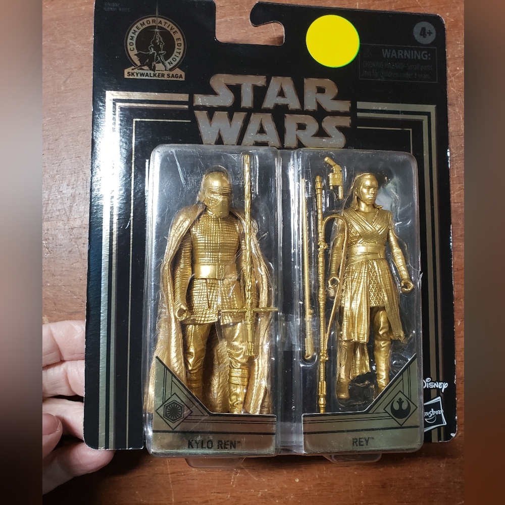 Star Wars 2 Pk Gold Action Figures Rey & Kylo Ren NEW Collectibles!!